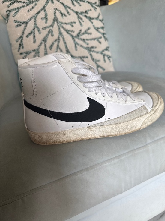 Nike Shoes - Nike sneakers